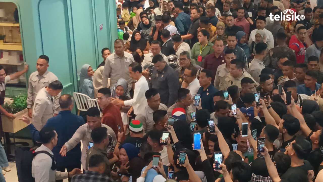Shopping Center_Pak Jokowi hadir di The Park Kendari